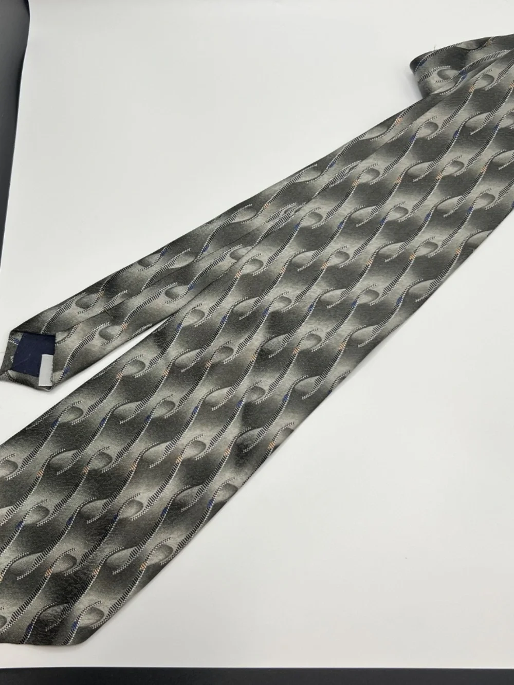 Pierre Cardin Mens Silk Blue Cream Gray Tan Tie. Geometric Pattern. 4 inch width